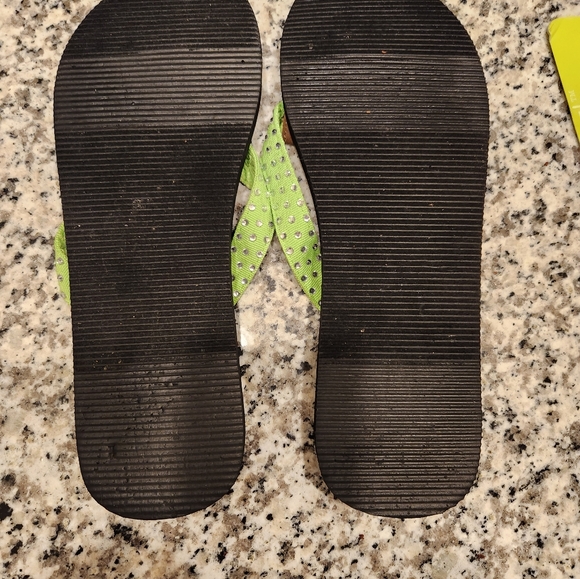 Union Bay flip flops - Picture 3 of 3